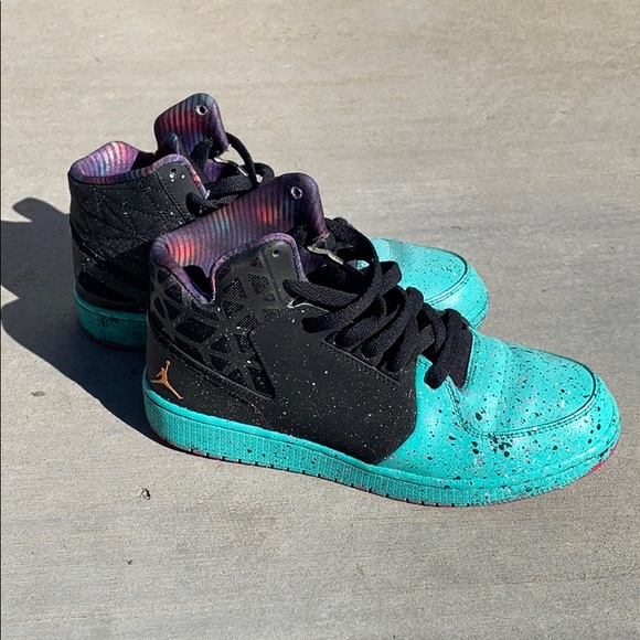 COPY - Super rare Teal and black Jordan’s 🔥🔥🔥 - Picture 2 of 10
